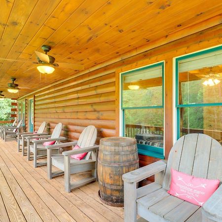 Moonshine Manor Cabin With Hot Tub, Near 레이크 루어 외부 사진