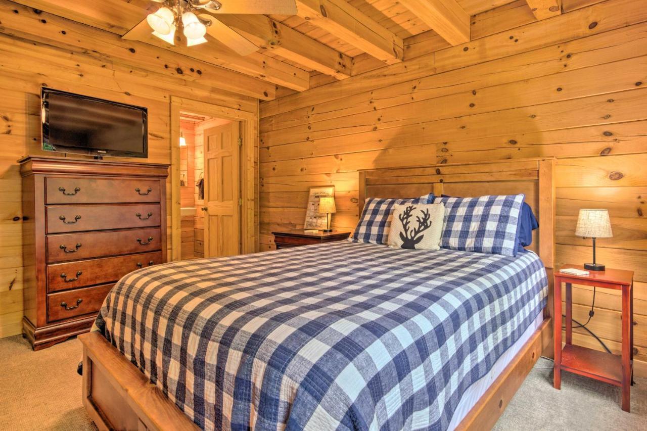 Moonshine Manor Cabin With Hot Tub, Near 레이크 루어 외부 사진