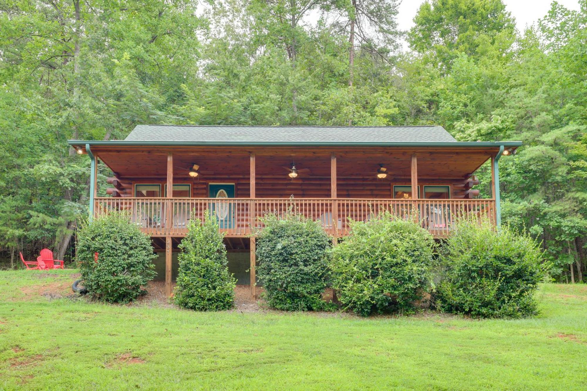 Moonshine Manor Cabin With Hot Tub, Near 레이크 루어 외부 사진