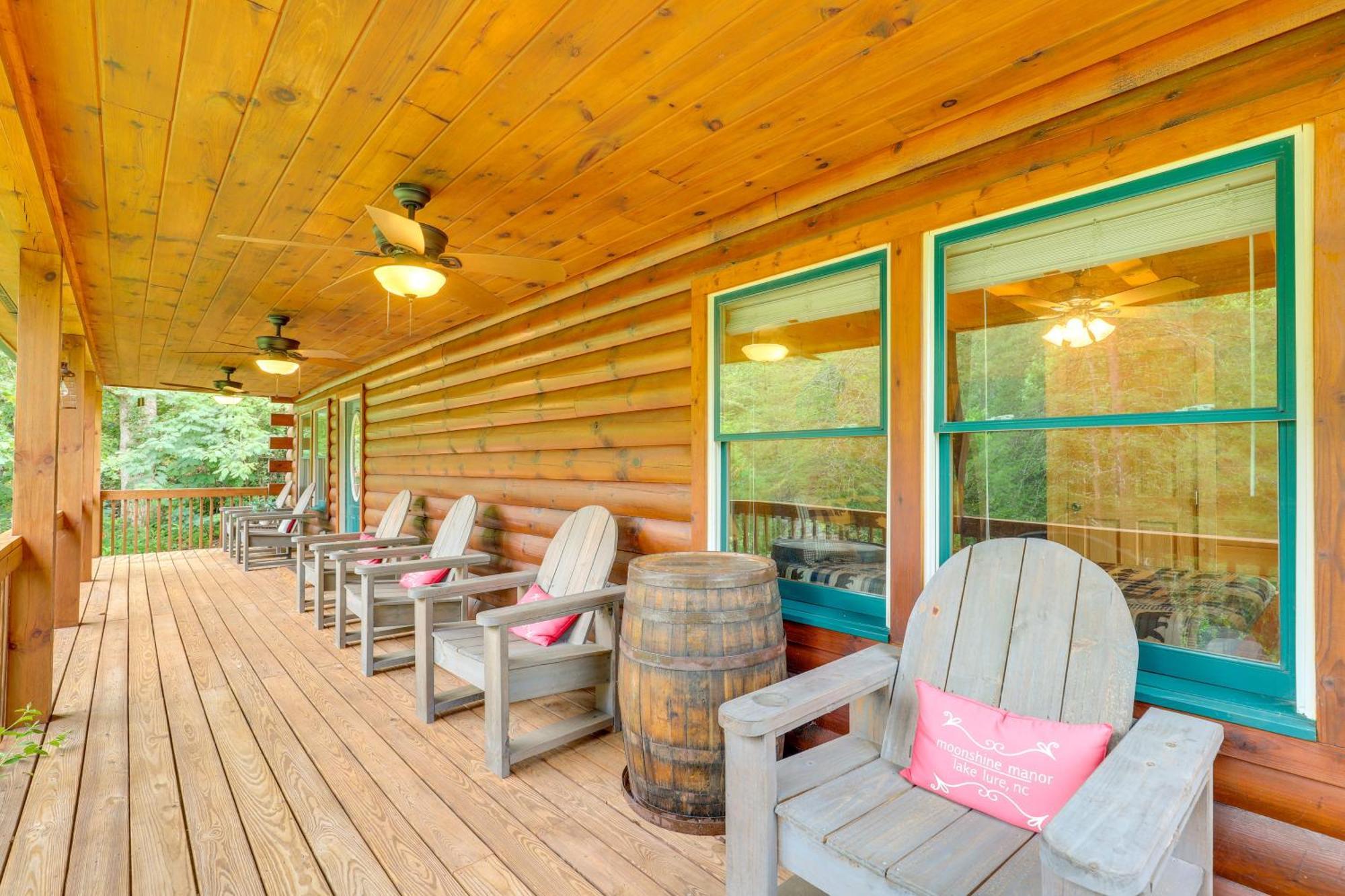 Moonshine Manor Cabin With Hot Tub, Near 레이크 루어 외부 사진