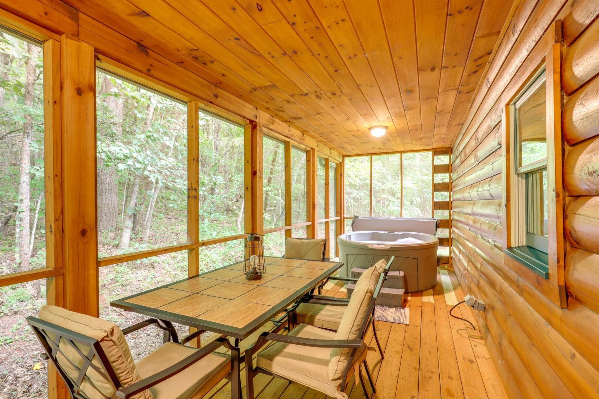 Moonshine Manor Cabin With Hot Tub, Near 레이크 루어 외부 사진