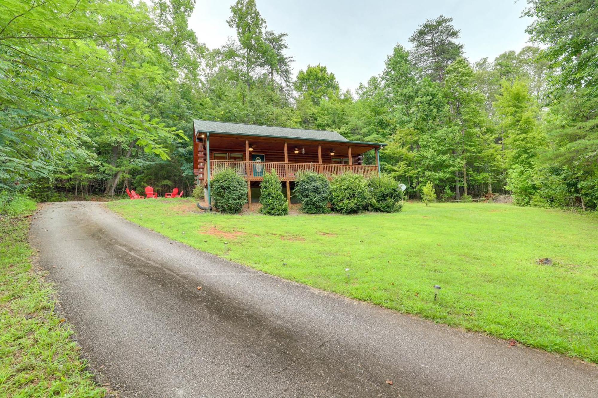 Moonshine Manor Cabin With Hot Tub, Near 레이크 루어 외부 사진