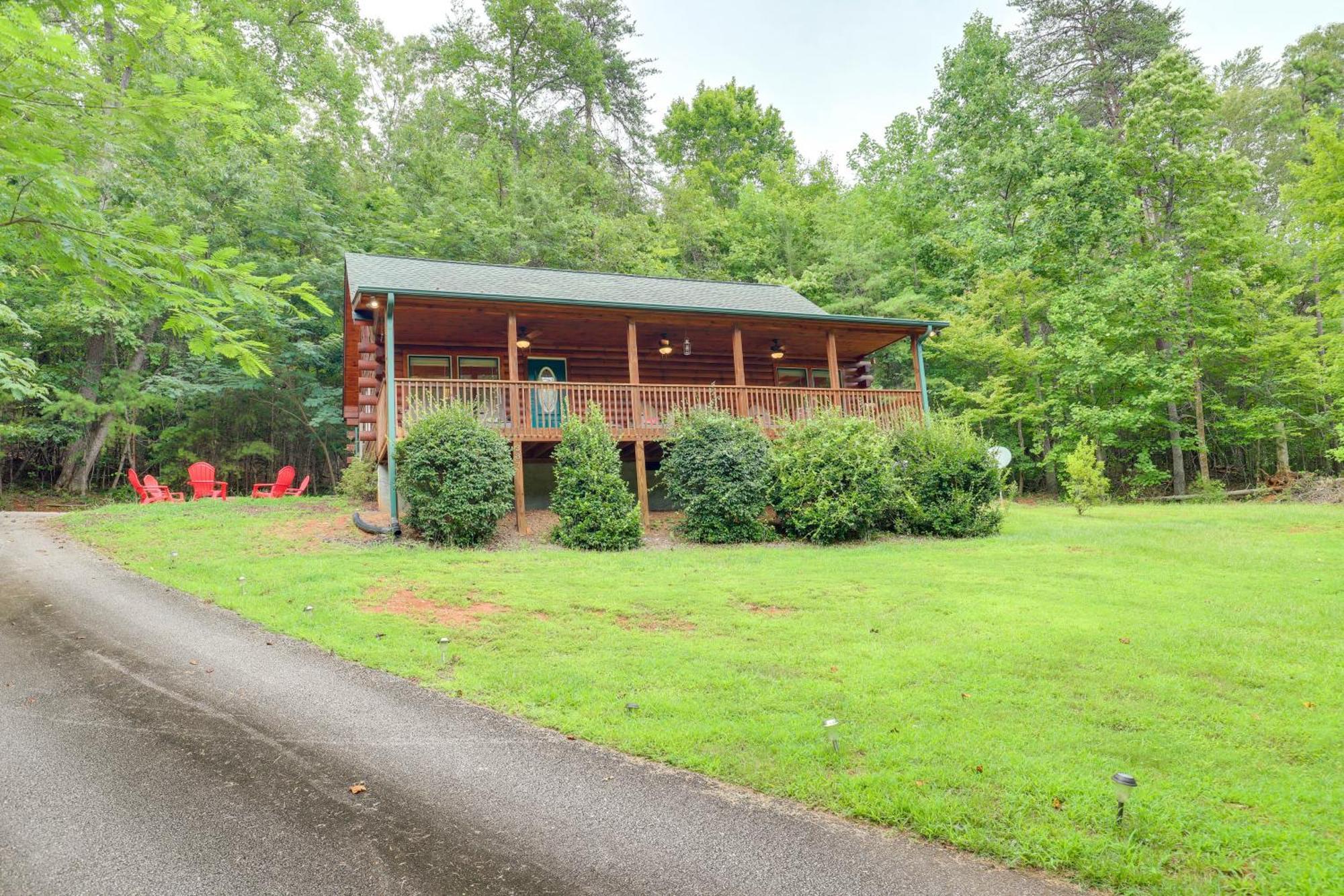 Moonshine Manor Cabin With Hot Tub, Near 레이크 루어 외부 사진