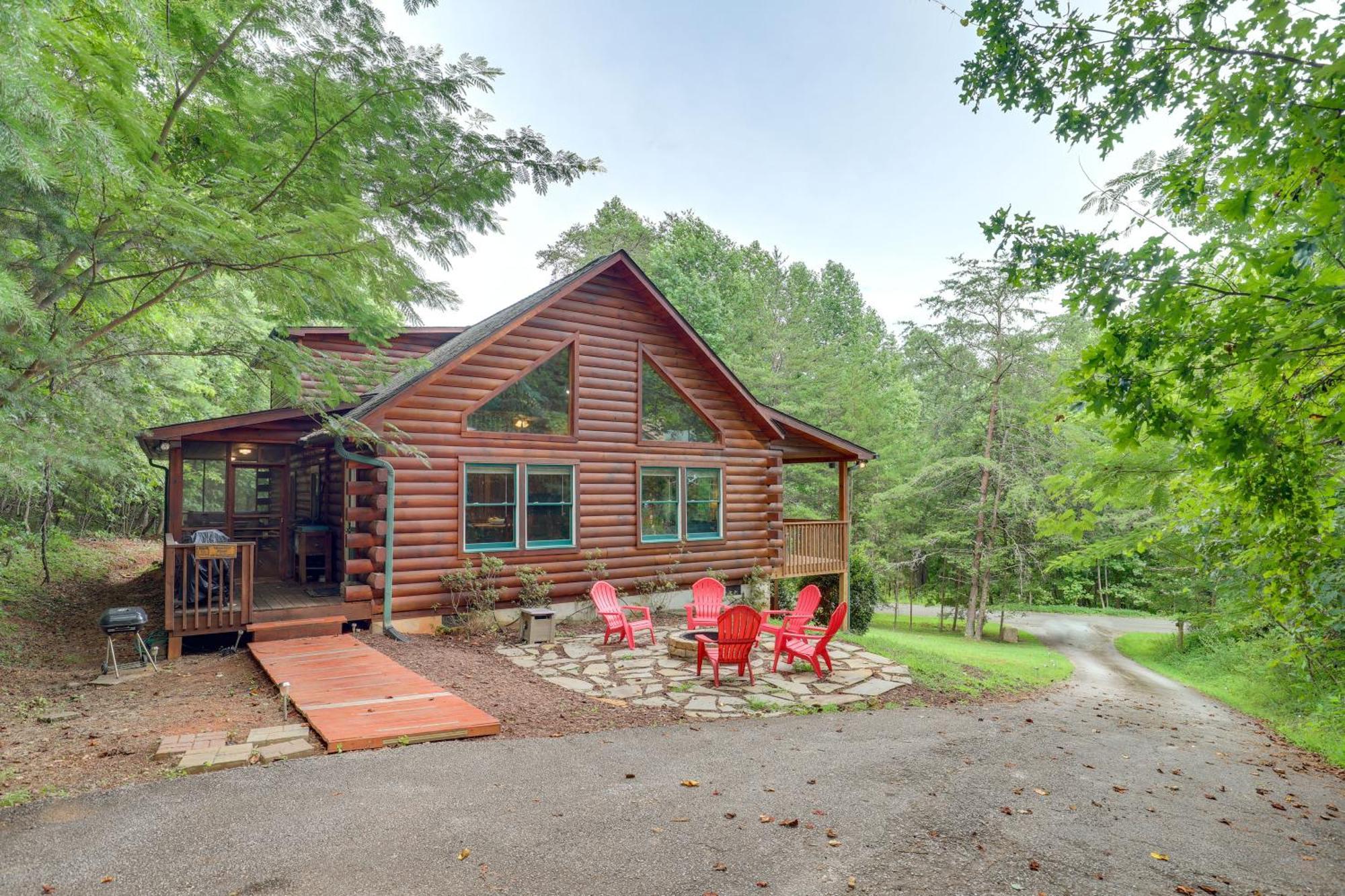 Moonshine Manor Cabin With Hot Tub, Near 레이크 루어 외부 사진